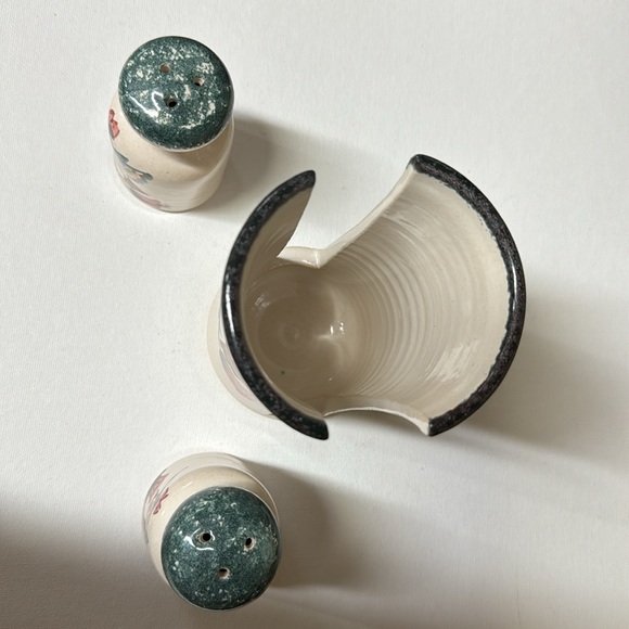 Nichols Pottery Napkin holder and salt and pepper shakers flowers, hummingbirds - Picture 3 of 8